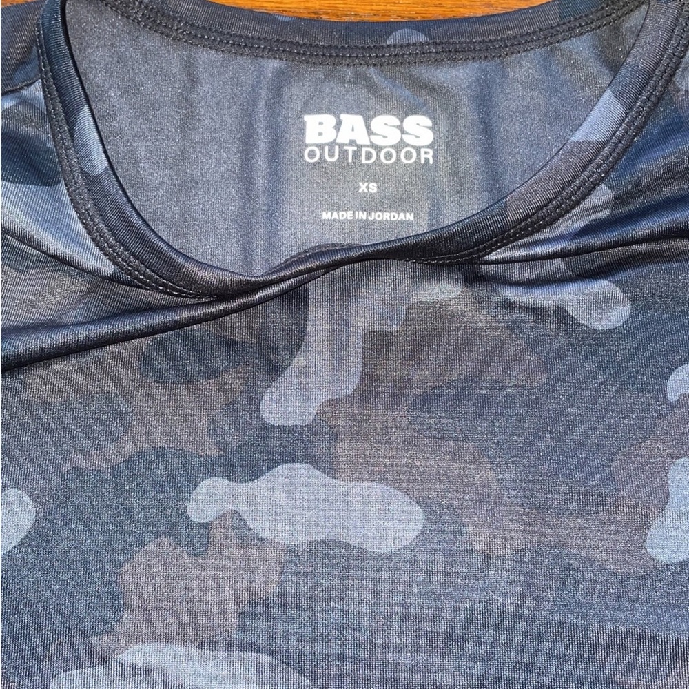 Women’s XS Camo Tee - Picture 3 of 5